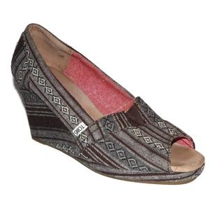 Toms Womens Sz 8.5 Aztec Pattern Peep Toe Wedge He